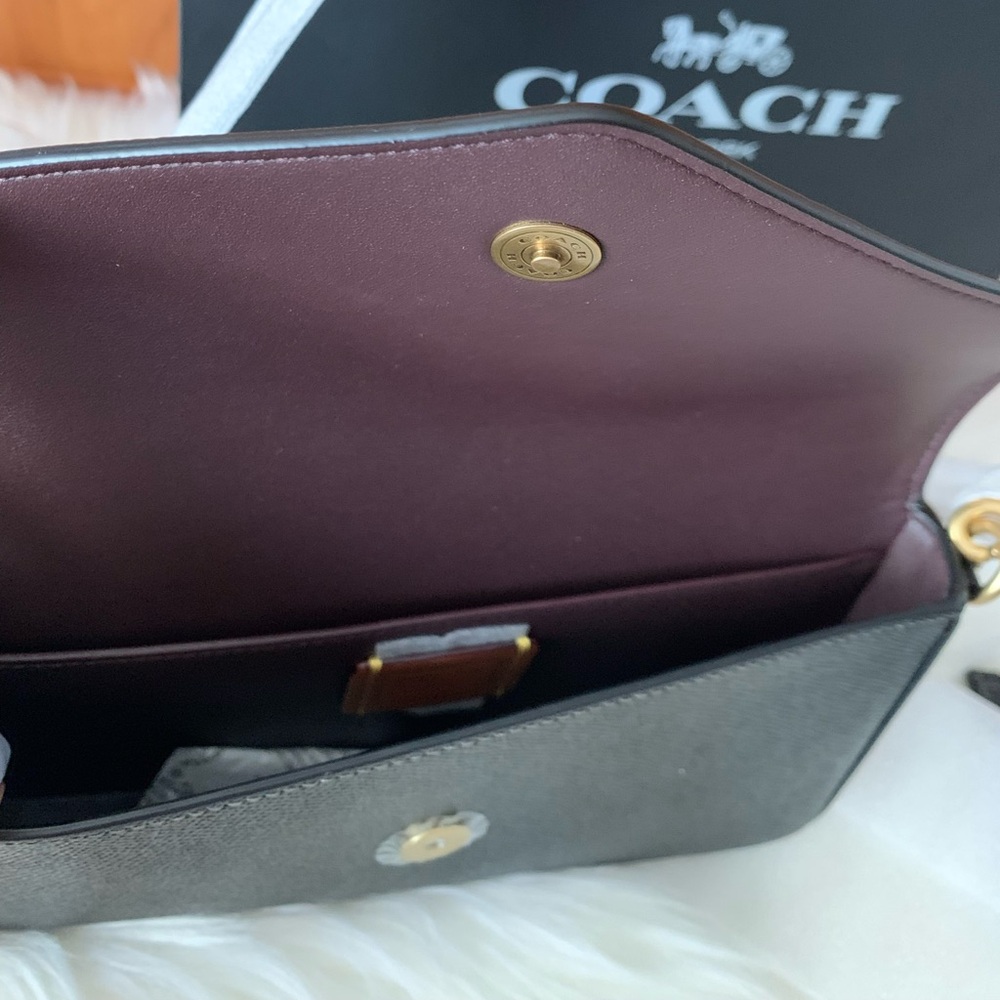 BNWT COACH BLK Wyn Crossbody Bag🖤🧡
Brand New / Giftable Condition w/ pap… - Picture 11 of 16